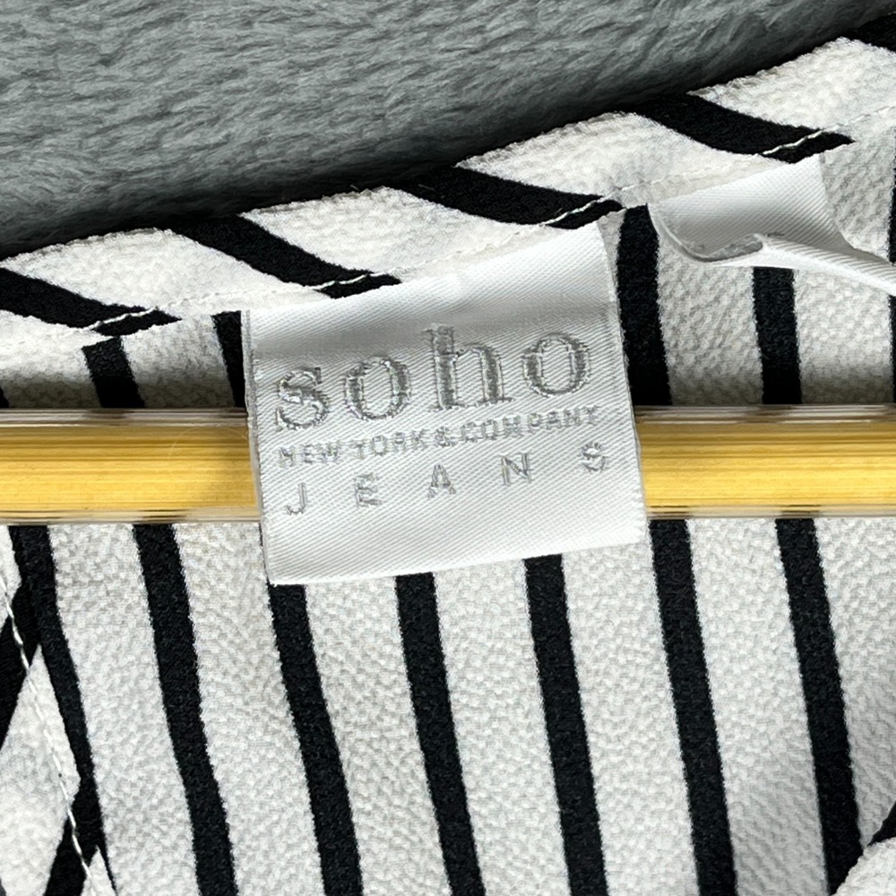 Soho Jeans Womens XS Black White Striped Cold Shoulder Blouse Summer Top - Picture 6 of 16